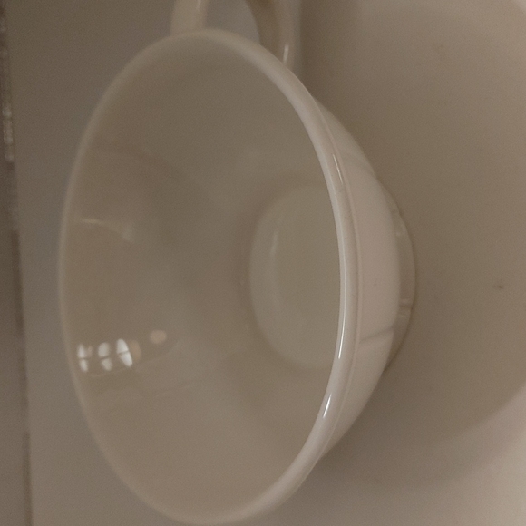 Fine Earthenware Tea Pot and Cup Set - Picture 2 of 7